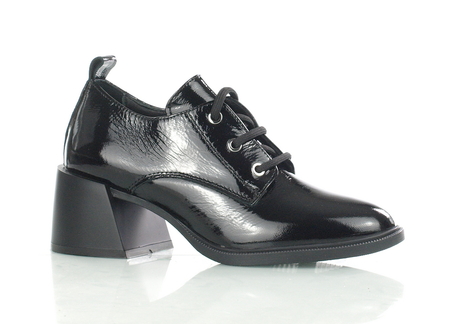 Czarne lakierowane pantofle damskie VENEZIA 04821704R303 (1)